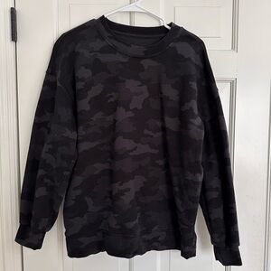 Lululemon Perfectly Oversized Crew - Black Camo - Size 6